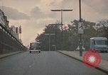 Standbild Flughafen London Heathrow London England Vereinigtes Königreich, 1965, aus Sekunde 26 historischem Filmmaterial Videoclip 65675043073