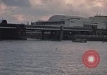 Standbild Flughafen London Heathrow London England Vereinigtes Königreich, 1965, aus Sekunde 49 historischem Filmmaterial Videoclip 65675043073