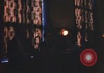 Standbild Diskussionsteilnehmer Adresse Studenten Chicago Illinois USA, 1970, aus Sekunde 7 historischem Filmmaterial Videoclip 65675043075