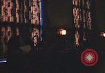Standbild Diskussionsteilnehmer Adresse Studenten Chicago Illinois USA, 1970, aus Sekunde 13 historischem Filmmaterial Videoclip 65675043075