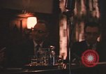Standbild Diskussionsteilnehmer Adresse Studenten Chicago Illinois USA, 1970, aus Sekunde 25 historischem Filmmaterial Videoclip 65675043075