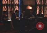 Standbild Diskussionsteilnehmer Adresse Studenten Chicago Illinois USA, 1970, aus Sekunde 31 historischem Filmmaterial Videoclip 65675043075