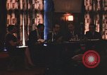 Standbild Diskussionsteilnehmer Adresse Studenten Chicago Illinois USA, 1970, aus Sekunde 34 historischem Filmmaterial Videoclip 65675043075