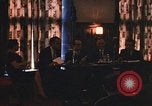 Standbild Diskussionsteilnehmer Adresse Studenten Chicago Illinois USA, 1970, aus Sekunde 39 historischem Filmmaterial Videoclip 65675043075