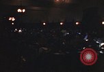 Standbild Diskussionsteilnehmer Adresse Studenten Chicago Illinois USA, 1970, aus Sekunde 60 historischem Filmmaterial Videoclip 65675043075