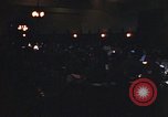 Standbild Diskussionsteilnehmer Adresse Studenten Chicago Illinois USA, 1970, aus Sekunde 62 historischem Filmmaterial Videoclip 65675043075