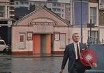 Image le bout du monde cafe London England Royaume-Uni, 1970, de la seconde 20 séquences d'archives historiques vidéo 65675043077