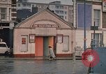 Image le bout du monde cafe London England Royaume-Uni, 1970, de la seconde 23 séquences d'archives historiques vidéo 65675043077