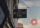Image le bout du monde cafe London England Royaume-Uni, 1970, de la seconde 54 séquences d'archives historiques vidéo 65675043077