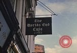 Image le bout du monde cafe London England Royaume-Uni, 1970, de la seconde 56 séquences d'archives historiques vidéo 65675043077