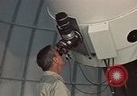 Standbild Teleskop kuppeln New Mexico United States USA, 1975, aus Sekunde 26 historischem Filmmaterial Videoclip 65675043089