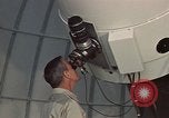 Standbild Teleskop kuppeln New Mexico United States USA, 1975, aus Sekunde 27 historischem Filmmaterial Videoclip 65675043089