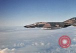 Standbild F-4E Phantom II Vietnam, 1970, aus Sekunde 51 historischem Filmmaterial Videoclip 65675043100