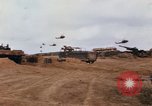 Standbild 1 Air Cavalry Division Süd Vietnam Camp Evans, 1968, aus Sekunde 33 historischem Filmmaterial Videoclip 65675043121
