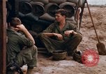 Standbild 1 Air Cavalry Division Süd Vietnam Camp Evans, 1968, aus Sekunde 43 historischem Filmmaterial Videoclip 65675043123