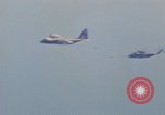 Standbild HH-3E in Flug Vietnam, 1970, aus Sekunde 14 historischem Filmmaterial Videoclip 65675043125