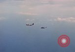 Standbild HH-3E in Flug Vietnam, 1970, aus Sekunde 18 historischem Filmmaterial Videoclip 65675043125