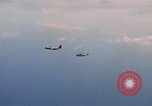 Standbild HH-3E in Flug Vietnam, 1970, aus Sekunde 21 historischem Filmmaterial Videoclip 65675043125