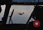 Standbild HH-3E in Flug Vietnam, 1970, aus Sekunde 26 historischem Filmmaterial Videoclip 65675043125