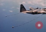Standbild HH-3E in Flug Vietnam, 1970, aus Sekunde 41 historischem Filmmaterial Videoclip 65675043125