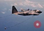 Standbild HH-3E in Flug Vietnam, 1970, aus Sekunde 42 historischem Filmmaterial Videoclip 65675043125