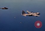 Standbild im Flug durch den HC-130 P Vietnam Da Nang, 1970, aus Sekunde 11 historischem Filmmaterial Videoclip 65675043127