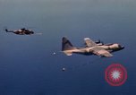 Standbild im Flug durch den HC-130 P Vietnam Da Nang, 1970, aus Sekunde 18 historischem Filmmaterial Videoclip 65675043127