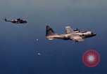Standbild im Flug durch den HC-130 P Vietnam Da Nang, 1970, aus Sekunde 20 historischem Filmmaterial Videoclip 65675043127