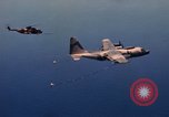 Standbild im Flug durch den HC-130 P Vietnam Da Nang, 1970, aus Sekunde 21 historischem Filmmaterial Videoclip 65675043127