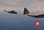 Standbild im Flug durch den HC-130 P Vietnam Da Nang, 1970, aus Sekunde 30 historischem Filmmaterial Videoclip 65675043127