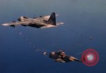 Standbild im Flug durch den HC-130 P Vietnam Da Nang, 1970, aus Sekunde 48 historischem Filmmaterial Videoclip 65675043127