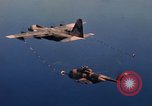 Standbild im Flug durch den HC-130 P Vietnam Da Nang, 1970, aus Sekunde 50 historischem Filmmaterial Videoclip 65675043127