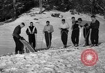 Standbild Ski Patrol Schule Berchtesgaden Deutschland, 1957, aus Sekunde 9 historischem Filmmaterial Videoclip 65675043161
