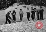 Standbild Ski Patrol Schule Berchtesgaden Deutschland, 1957, aus Sekunde 11 historischem Filmmaterial Videoclip 65675043161