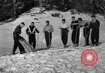 Standbild Ski Patrol Schule Berchtesgaden Deutschland, 1957, aus Sekunde 13 historischem Filmmaterial Videoclip 65675043161