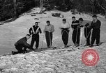 Standbild Ski Patrol Schule Berchtesgaden Deutschland, 1957, aus Sekunde 18 historischem Filmmaterial Videoclip 65675043161