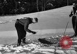 Standbild Ski Patrol Schule Berchtesgaden Deutschland, 1957, aus Sekunde 26 historischem Filmmaterial Videoclip 65675043161