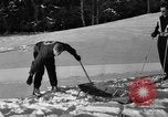 Standbild Ski Patrol Schule Berchtesgaden Deutschland, 1957, aus Sekunde 35 historischem Filmmaterial Videoclip 65675043161
