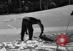 Standbild Ski Patrol Schule Berchtesgaden Deutschland, 1957, aus Sekunde 38 historischem Filmmaterial Videoclip 65675043161