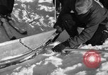Standbild Ski Patrol Schule Berchtesgaden Deutschland, 1957, aus Sekunde 44 historischem Filmmaterial Videoclip 65675043161