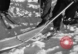 Standbild Ski Patrol Schule Berchtesgaden Deutschland, 1957, aus Sekunde 46 historischem Filmmaterial Videoclip 65675043161