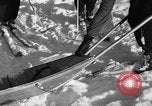 Standbild Ski Patrol Schule Berchtesgaden Deutschland, 1957, aus Sekunde 47 historischem Filmmaterial Videoclip 65675043161