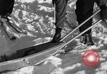 Standbild Ski Patrol Schule Berchtesgaden Deutschland, 1957, aus Sekunde 49 historischem Filmmaterial Videoclip 65675043161