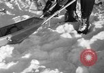 Standbild Ski Patrol Schule Berchtesgaden Deutschland, 1957, aus Sekunde 51 historischem Filmmaterial Videoclip 65675043161