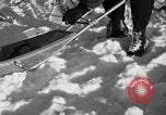 Standbild Ski Patrol Schule Berchtesgaden Deutschland, 1957, aus Sekunde 54 historischem Filmmaterial Videoclip 65675043161