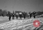 Standbild Ski Patrol Schule Berchtesgaden Deutschland, 1957, aus Sekunde 60 historischem Filmmaterial Videoclip 65675043161