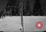 Standbild Studenten manövrieren Pole bei Ski Patrol Schule Berchtesgaden Deutschland, 1957, aus Sekunde 19 historischem Filmmaterial Videoclip 65675043163