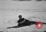 Standbild Studenten manövrieren Pole bei Ski Patrol Schule Berchtesgaden Deutschland, 1957, aus Sekunde 49 historischem Filmmaterial Videoclip 65675043163