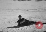 Standbild Studenten manövrieren Pole bei Ski Patrol Schule Berchtesgaden Deutschland, 1957, aus Sekunde 51 historischem Filmmaterial Videoclip 65675043163