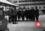 Standbild Ski Patrol School an Skytop Lodge Berchtesgaden Deutschland, 1957, aus Sekunde 24 historischem Filmmaterial Videoclip 65675043164